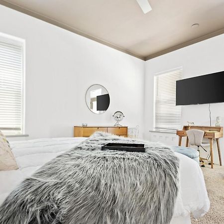 115 N Main Huge 2 Bedroom Unit On Main Street 圣查尔斯 外观 照片